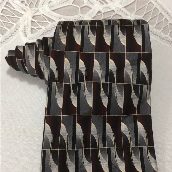 PIERRE CARDIN Gray Burgundy Geometric Silk Tie 60” x 4” - Picture 4 of 8